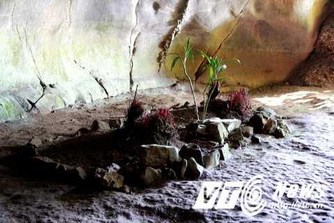 Người xưa bị trói trước khi chôn.