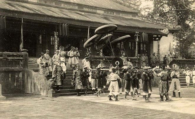 Vua Bảo Đại trong đám cưới.