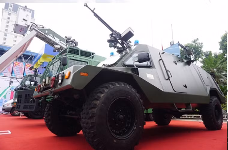 Phiên bản sử dụng rộng rãi của súng ngày nay chính là DShK 1938/46, phiên bản đã được hiện đại hóa với cơ cấu giảm giật hiện đại và ống dầu có thể tháo ra để thay thế.