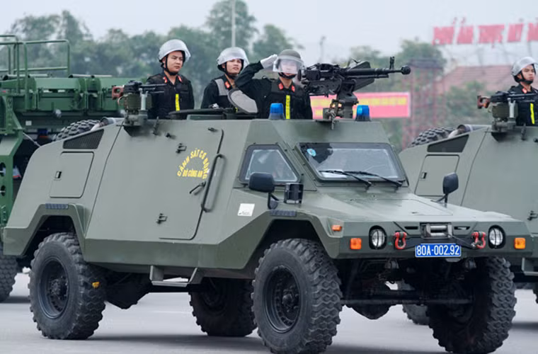 Hiện nay súng vẫn đang chinh chiến trên nhiều điểm nóng trên thế giới. Súng vốn được trang bị rộng rãi trong quân đội Việt Nam tuy đang dần được thay thế bởi súng máy NSV tiên tiến hơn. DShK đang được biên chế tích cực cho lực lượng Cảnh sát Cơ động.