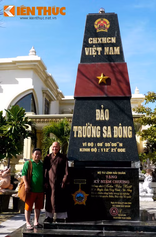 Ky la cot moc chu quyen Truong Sa Dong dat trong nha-Hinh-2