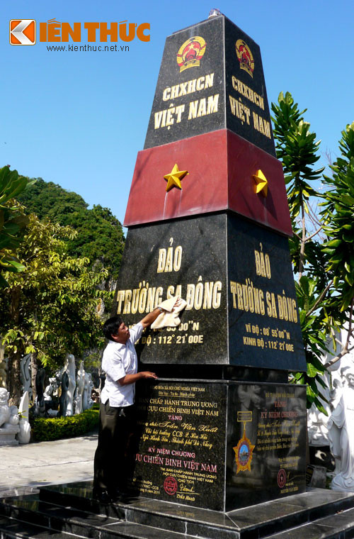 Ky la cot moc chu quyen Truong Sa Dong dat trong nha-Hinh-3