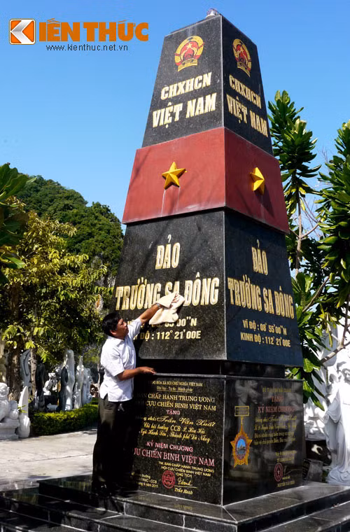 Ky la cot moc chu quyen Truong Sa Dong dat trong nha-Hinh-3