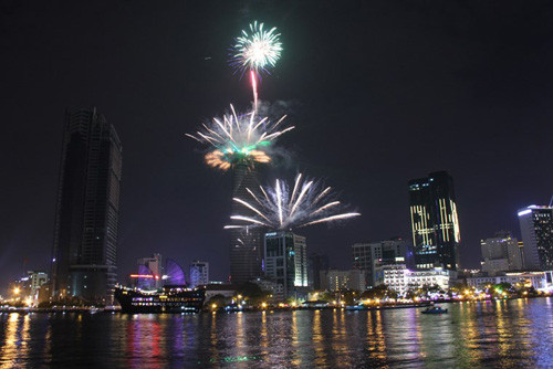 Nhũng vị trí “hot” dẻ ngám pháo hoa tren dinh tháp Bitexco