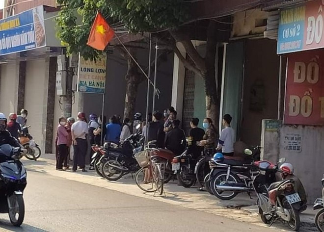 Sự việc khiến người dân xôn xao.