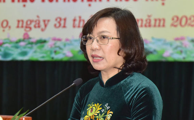  Tân Bí thư Quận ủy Tây Hồ Lê Thị Thu Hằng: Bà Lê Thị Thu Hằng được chỉ định tham gia Ban Chấp hành, Ban Thường vụ, giữ chức vụ Bí thư Quận ủy Tây Hồ nhiệm kỳ 2020-2025. 