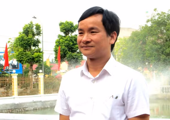  Tân Bí thư Huyện ủy Phúc Thọ Nguyễn Doãn Hoàn: Ông Nguyễn Doãn Hoàn, sinh ngày 31/12/1967, quê quán tại Thạch Thất, Hà Nội. Trình độ: Tiến sĩ Kinh tế Chính trị; Thạc sĩ Kinh tế. Trình độ Lý luận chính trị: Cử nhân. 