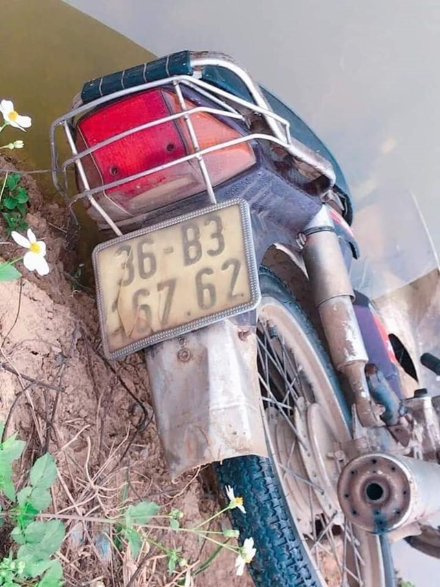  Người đàn ông gục chết dưới mương nước: Sáng 23/2, khi đi làm đồng, người dân xã Định Hưng, huyện Yên Định, Thanh Hóa phát hiện một người đàn ông đã tử vong và chiếc xe máy dưới mương nước. Theo điều tra, người đàn ông tên Mạnh N. (51 tuổi, trú xã Định Tiến, huyện Yên Định). Được biết, vào khoảng 10h tối ngày 22/2, ông N. có đi uống rượu và đi hát. Khi trở về, nạn nhân không may gặp nạn. 