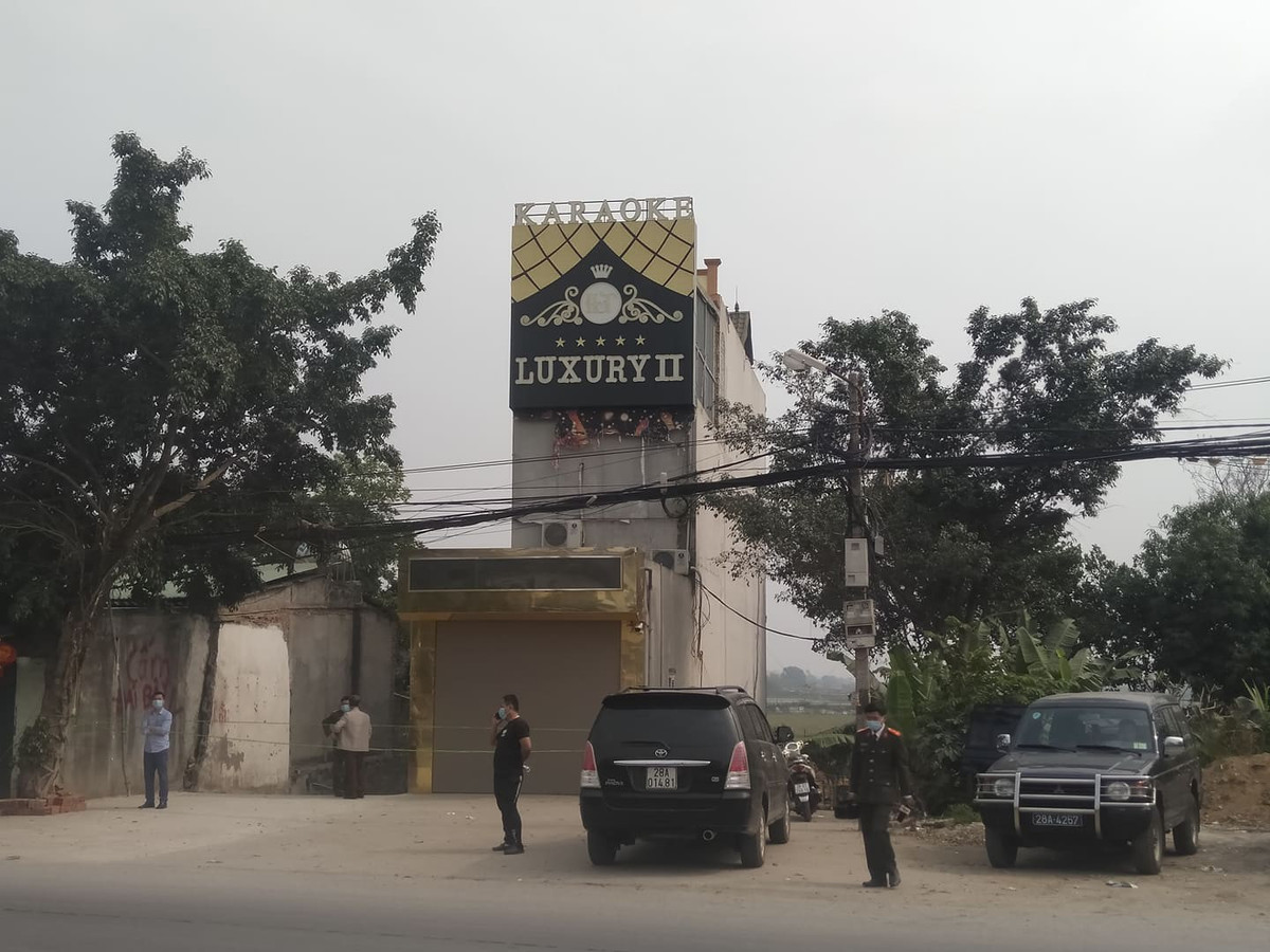 Vụ đâm chém ở karaoke Luxury II Hòa Bình: Hung thủ dương tính với ma túy Vu dam chem o karaoke Luxury II Hoa Binh: Hung thu duong tinh voi ma tuy