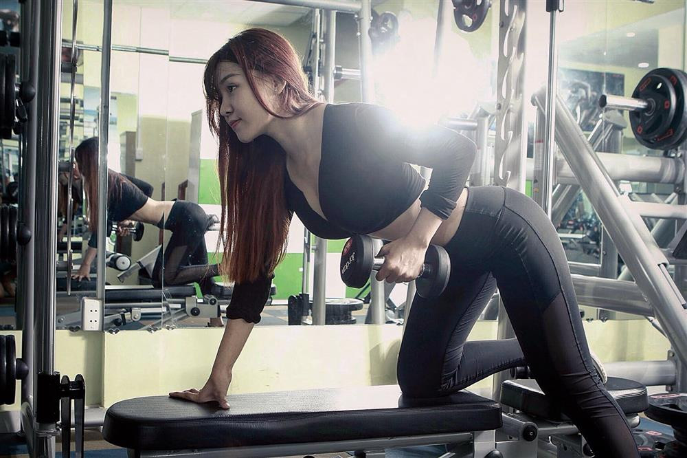 Ban gai nong bong cua Dang Van Lam bi noi 'an bam, mat net'-Hinh-3