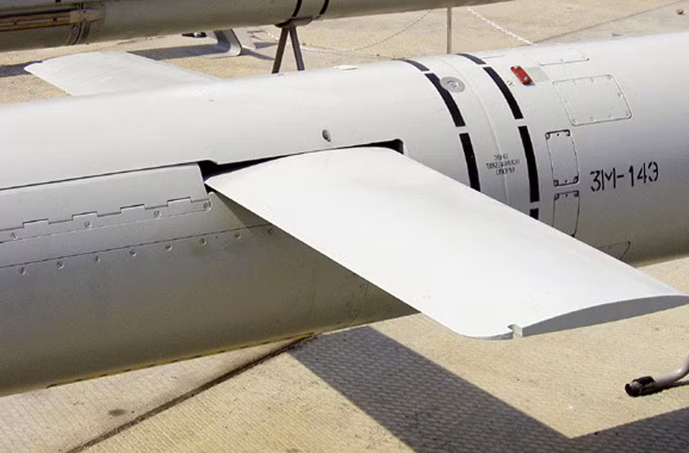 Cận cảnh hai cánh trên quả đạn 3M-14E – biến thể xuất khẩu của 3M-14.