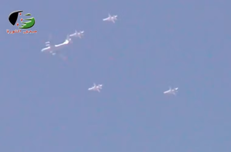 Một trong những cáo buộc mới nhất mà giới chức phương Tây cho rằng Nga đã gửi vũ khí tối tân tới Syria là sự xuất hiện clip ghi lại quang cảnh máy bay tiếp dầu Il-78 bay cùng cường kích Su-24M. Aviationist cho rằng, các máy bay này đang hướng về sân bay quốc tế al-Assad.