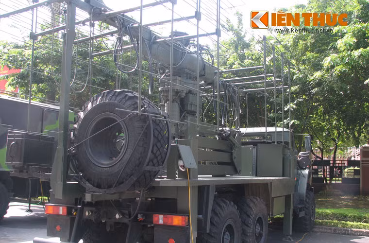 Đài radar VRS-2D cảnh giới, bắt thấp sóng đềximét.