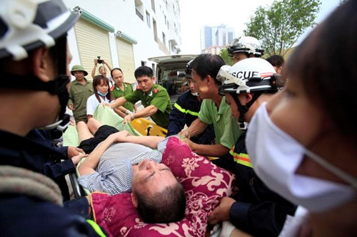 Đến hơn 12h cùng ngày, lực lượng chức năng đã đưa được gần 80 người ra khỏi tòa nhà, trong đó có nhiều trẻ em. Đến khoảng 13h cùng ngày, đám cháy được cơ bản khống chế. Nguyên nhân vụ cháy được xác định là do sự cố từ hộp kỹ thuật tầng 17.