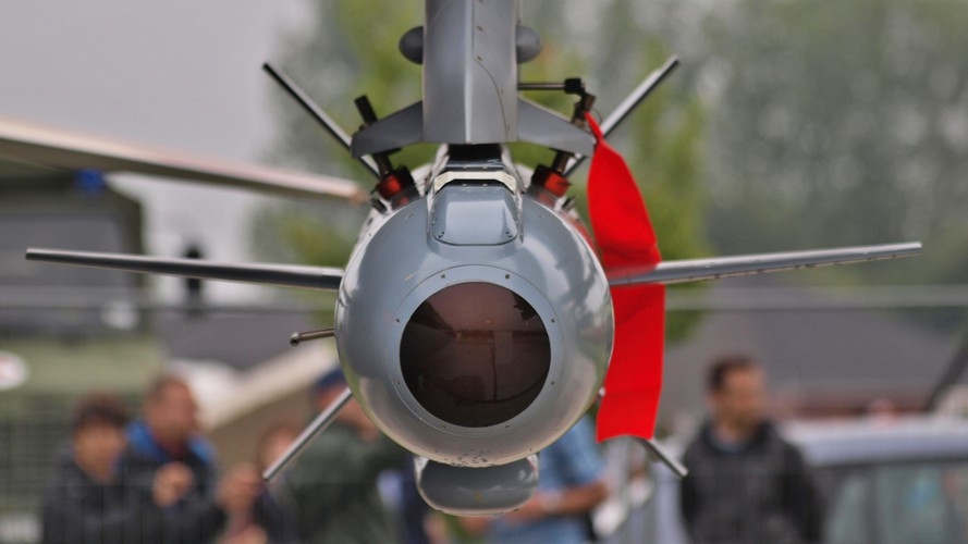 Tuy nhiên các chuyên gia không loại trừ khả năng Tel Aviv có thể lặp lại cuộc tấn công, bởi vì có nhận định cho rằng nhiệm vụ của cuộc không kích vẫn chưa được hoàn thành.