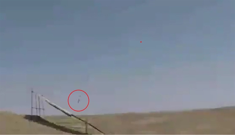 Như vậy, cùng với bản sao của Spike, hệ thống phòng không Bavar 373 là vũ khí thứ 2 của Tehran khiến Tel Aviv đặc biệt lo ngại. Bởi theo nhận trang DEBKAfile của Israel, việc Iran điều hệ thống Bavar 373 đến căn cứ T4 tại Syria đã khá rõ ràng và nó trở thành nguy cơ lớn với tiêm kích tàng hình F-35I.