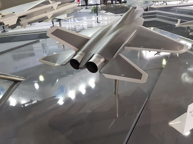 Tuy nhiên có một cảnh báo rằng cho đến nay, không có bất cứ sự quan tâm đặc biệt nào của hải quân Trung Quốc liên quan đến việc sử dụng tiêm kích J-31 của lực lượng tác chiến trên tàu sân bay.