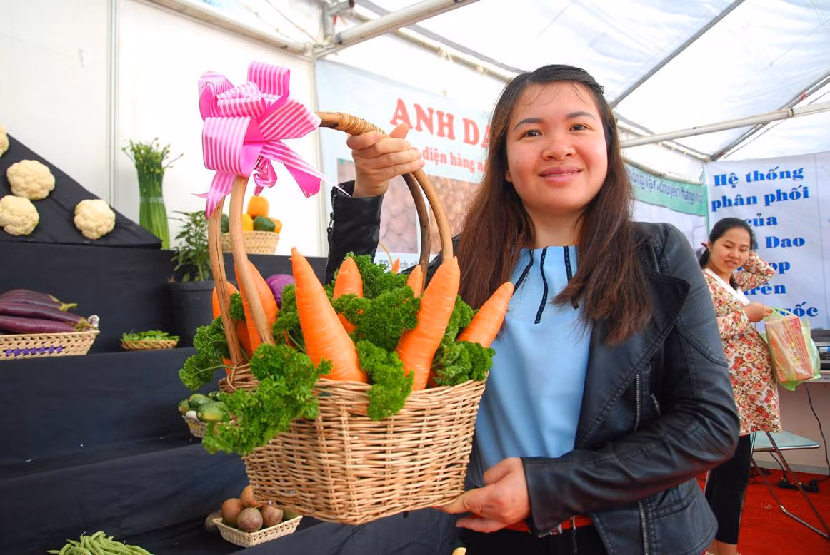 Rau sach Da Lat len ngoi thanh nhung mon qua Tet an toan-Hinh-3