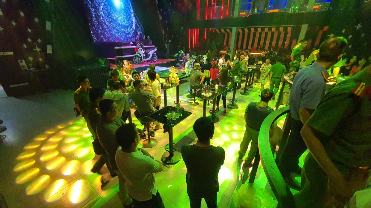 Dak Lak: Phat hien 28 nguoi trong quan bar duong tinh ma tuy