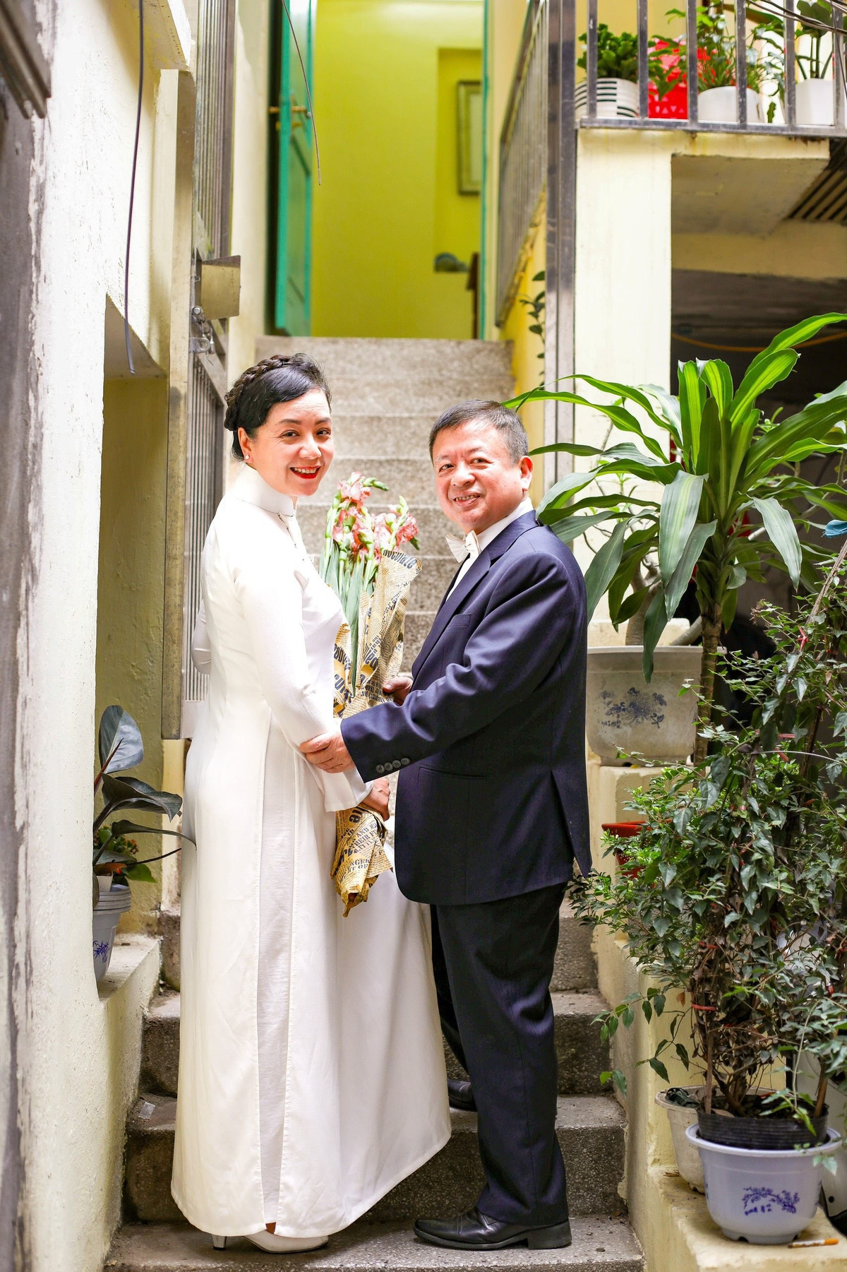 NSUT Chieu Xuan noi ve hon nhan vien man voi chong nhac si-Hinh-3