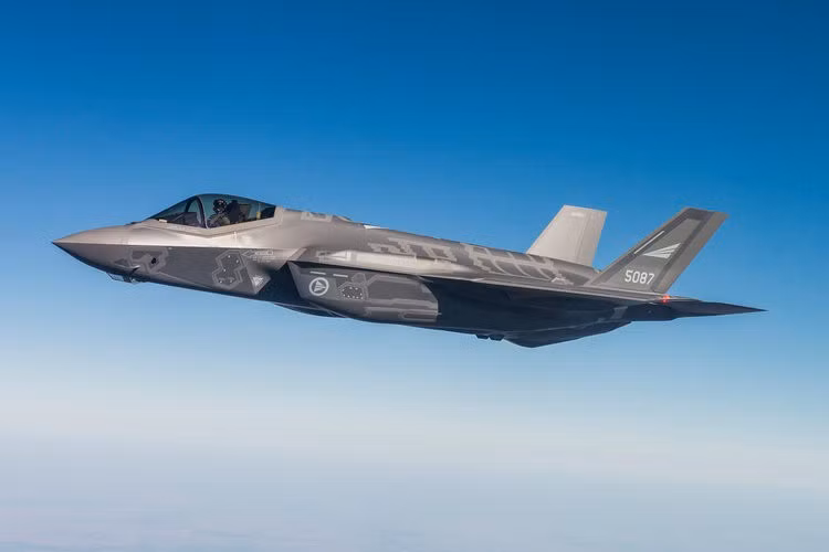 Năm tới, F-35 của Na Uy sẽ được triển khai tại Iceland để tuần tra không phận nước này dưới sự bảo trợ của NATO. Đến năm 2022, không quân Na Uy sẽ nhận đủ số lượng F-35, điều này cho phép Oslo thực hiện nhiệm vụ "phản ứng nhanh".