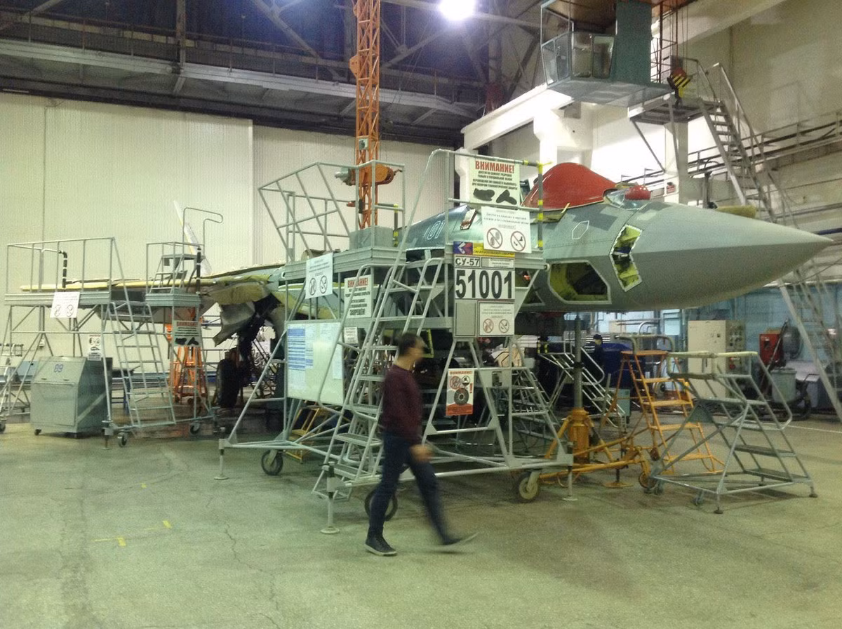 Tu hao vi tiem kich Su-57, Nga sap don chiec dau tien vao bien che