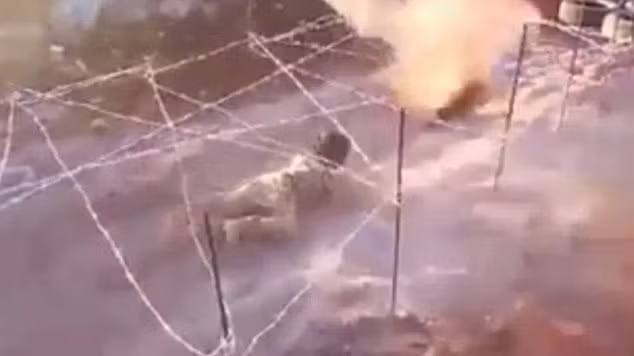 Hai hung canh IS huan luyen chien binh nhi duoi lan dan