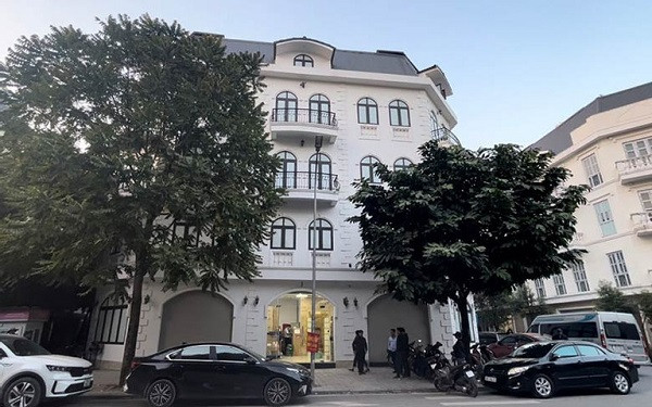 Kho hàng không rõ nguồn gốc của 'hot girl' livestream chốt vài nghìn đơn/ngày Kho hang khong ro nguon goc cua 'hot girl' livestream chot vai nghin don/ngay