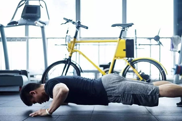 Dan ong lam viec nay truoc khi ngu nhan 3 loi ich cuc lon