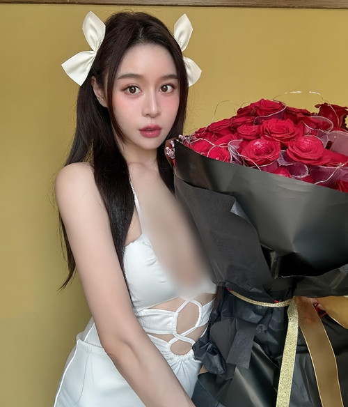 Theo Lena, những thiết kế này đều mô phỏng theo các thiết kế của nhà mốt nổi tiếng thế giới.