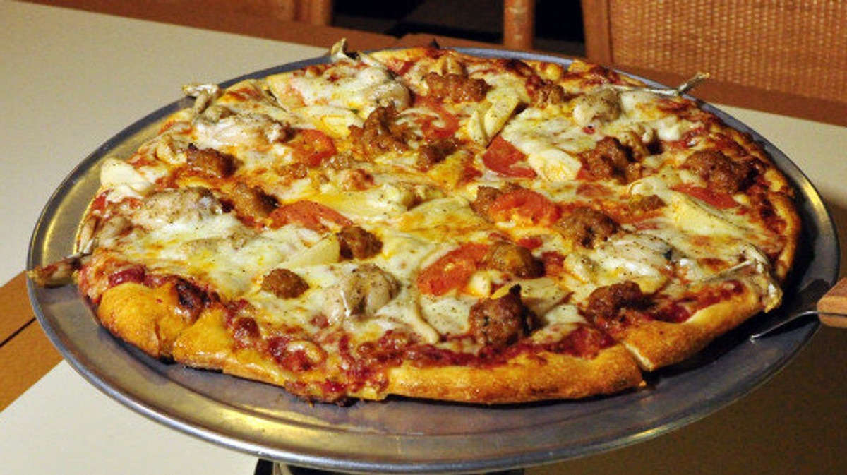 Trước đó, tại Florida, Mỹ, từng có món pizza thịt trăn gây náo động dư luận.