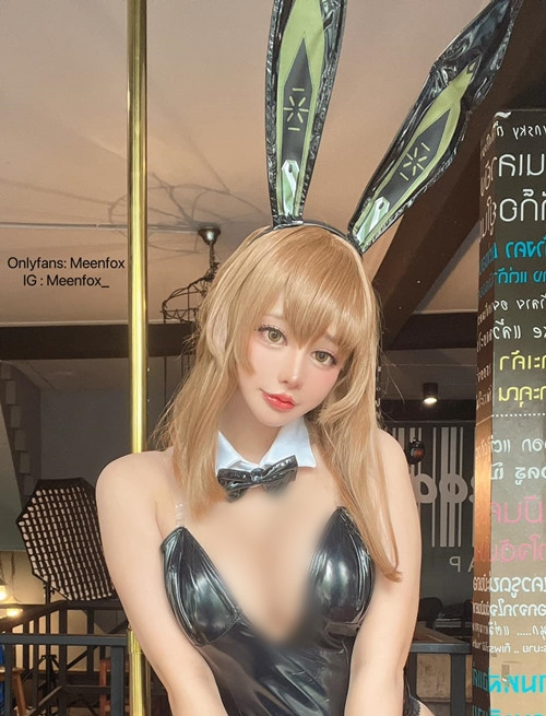 Trên trang cá nhân của Mittrapa Chimklai, người hâm mộ thường xuyên thấy cosplayer gợi cảm này đăng tải các hình ảnh hóa trang theo nhiều chủ đề, nhân vật khác nhau.