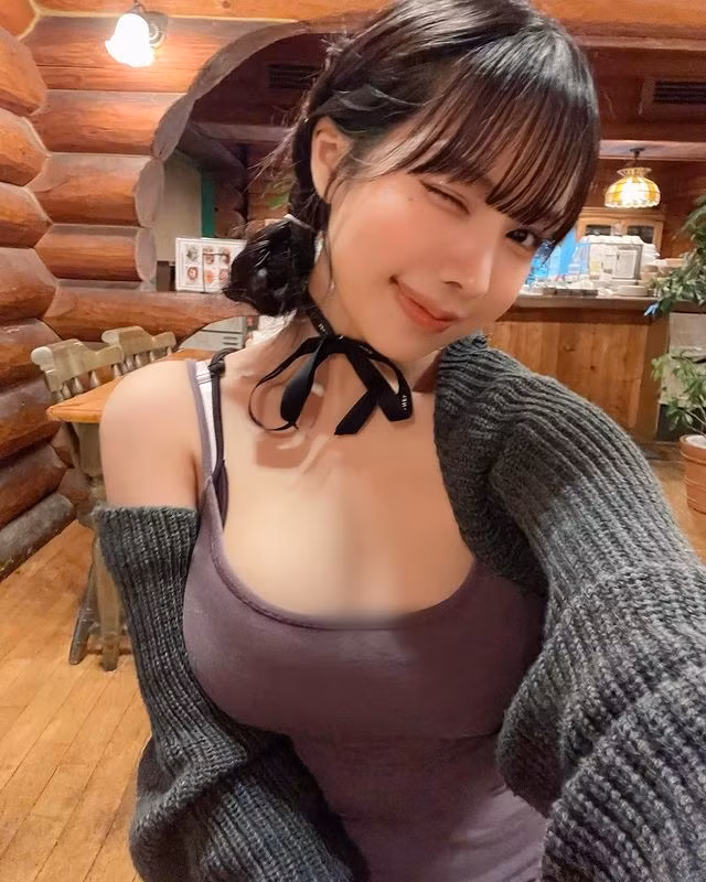 Đặc biệt, TikTok của Momoki Towa rất nổi tiếng và cô nàng đã tích lũy được hàng triệu người hâm mộ với 5,5 triệu lượt thích.