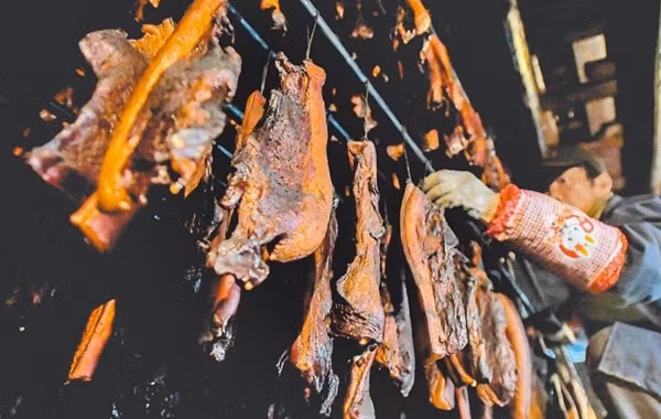 Ghe ron cach bao quan thit bang thuoc tru sau