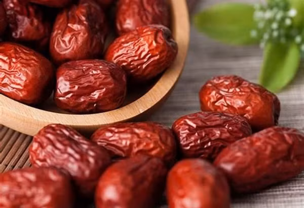 Ăn táo đỏ kiểu này không khác gì tự "nuốt độc" An tao do kieu nay khong khac gi tu