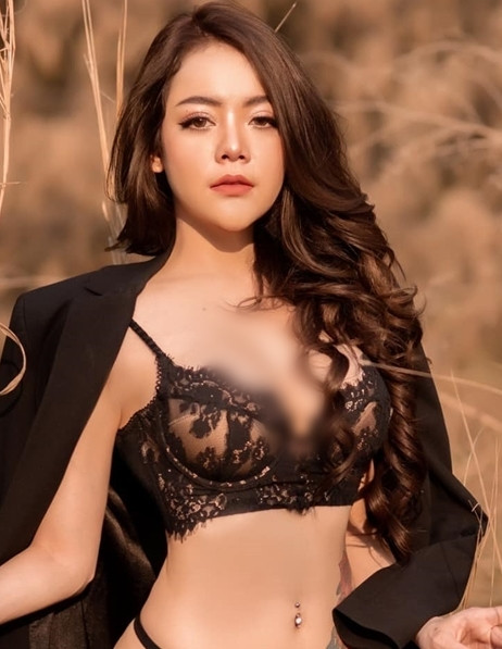 Rất nhanh, danh tính của người đẹp này được tìm ra, đó là hot girl Benchaporn Ma, người Thái Lan.