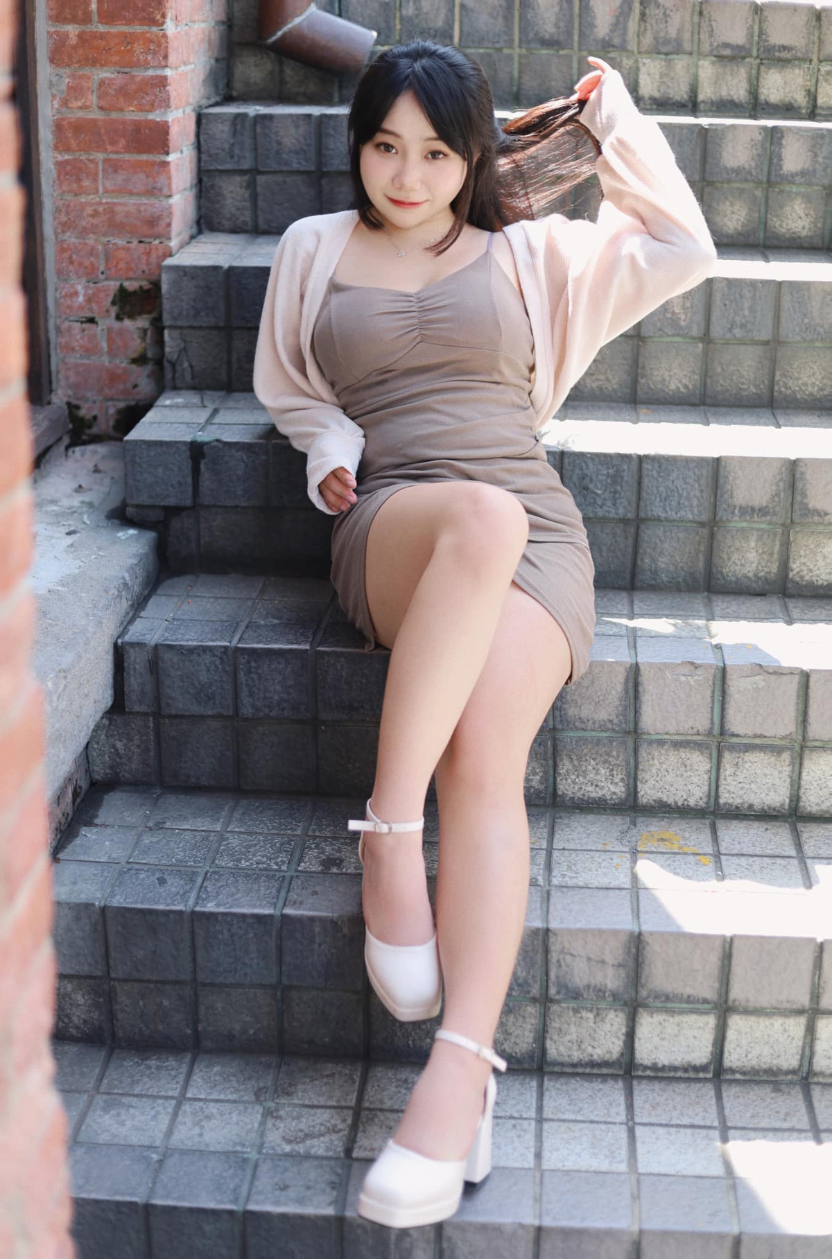 Với khí chất đặc biệt của mình, Vĩnh Hàm Hoàng đang ngày một nổi tiếng hơn.