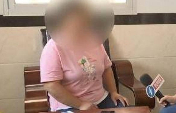 Ba noi phat hien su that soc khi dua chau di hoc