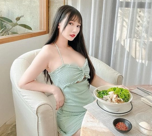 Đa số mọi người đều cho rằng hot girl này chỉ đang "làm màu".