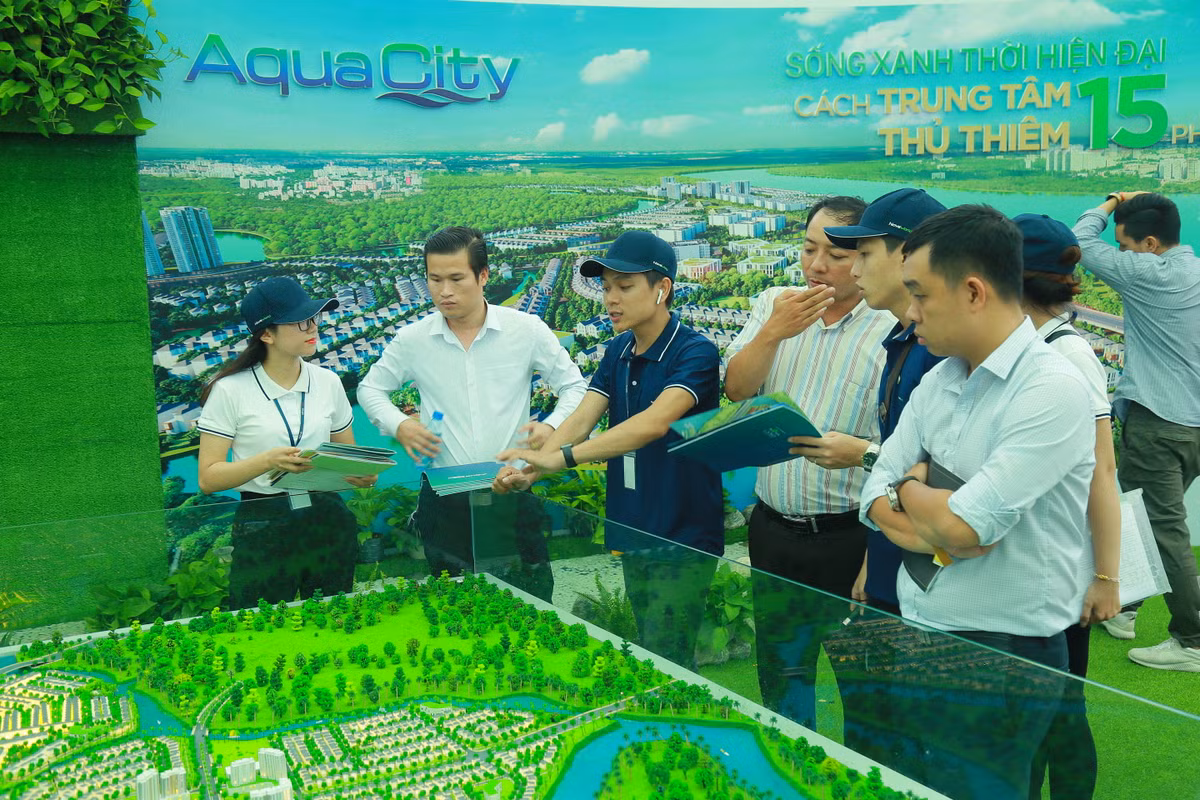 Novaland Expo don gan 10.000 luot khach sau 2 ngay trien lam