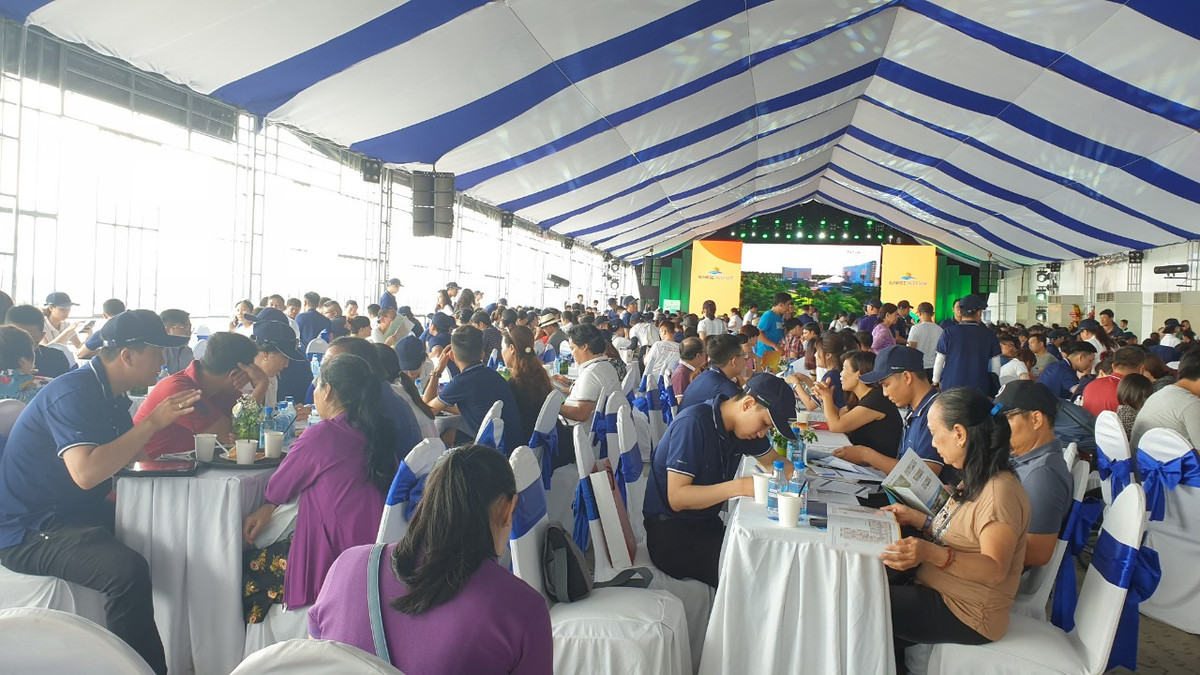 Novaland Expo don gan 10.000 luot khach sau 2 ngay trien lam-Hinh-3