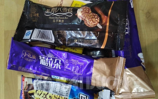 “Các đại lý, mối nhỏ gọi liên tục. Gần thì họ tự đến lấy, xa cũng có, như Vĩnh Phúc, Thái Nguyên với Phú Thọ là nhiều”, người bán này thông tin.