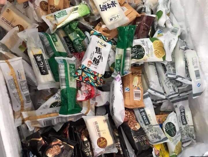 Khi khách hàng yêu cầu nhập số lượng lớn kem về bán, tiểu thương Khánh khẳng định chắc chắn sẽ để giá tốt hơn nữa. Chị này cũng cho biết phải đợi 1-2 ngày để gom hàng. Tuy nhiên, “giá sốc” này chỉ được tiết lộ khi người mua cam kết hoặc thực hiện chuyển khoản.