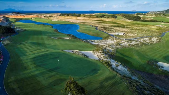 Soi san Golf KN Cam Ranh chay no khien 11 nguoi chet, thuong vong-Hinh-4