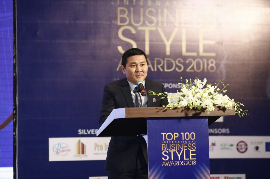 Tập đoàn Berjaya, nơi ông Nam đang làm việc, thuộc sở hữu của doanh nhân nổi tiếng Vincent Tan người Malaysia. Sau hàng loạt thương vụ mua bán, sáp nhập, Berjaya trở thành 1 trong những tập đoàn rất lớn của châu Á khi sở hữu Sport Toto; mua lại hoặc đầu tư xây dựng những khách sạn ở Singapore, London và Sri Lanka, kinh doanh xổ số ở Philippines, tổ chức bán hàng trực tiếp thông qua hệ thống bán lẻ Cosway tại Thái Lan, Hồng Kông, Indonesia, Đài Loan và Ấn Độ...