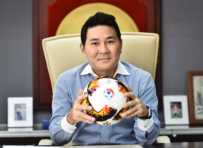 Cách đây nhiều năm, ông Nam từng tài trợ cho Câu lạc bộ Đồng Nai Berjaya tham dự Giải bóng đá hạng Nhất và V.League. Sau khoảng 3 năm hoạt động, câu lạc bộ kể trên tan rã vì ông Nam rút lui khỏi vị trí nhà tài trợ.