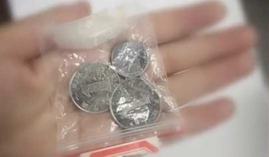 Nghe me vo nem xu tren may bay lay may, chang re gap luon chuyen xui-Hinh-2