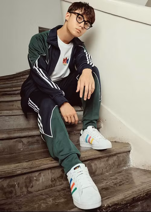 Hải Đăng thường xuyên đăng tải các đoạn clip khoe vũ đạo, cover các ca khúc hay của thần tượng.