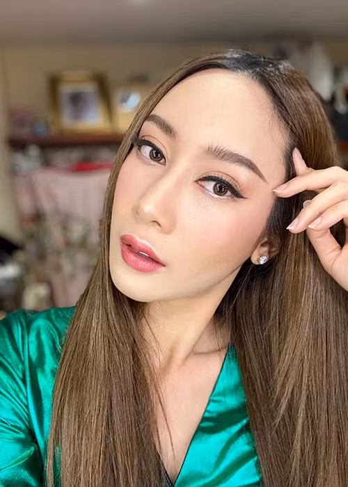 Ngoài danh hiệu á hậu 2 Hoa hậu Hoàn vũ Thái Lan 2014, Nampetch từng đăng quang cuộc thi Hoa hậu Du lịch Quốc tế 2016.