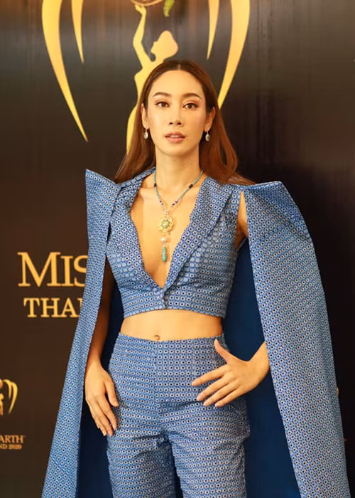 Nampetch phải sang Hàn Quốc để vá lại vòng 3 do các bác sĩ Thái Lan từ chối nhận ca khó. Rất may, vòng 3 của cô hồi phục vừa kịp lúc Hoa hậu Trái đất 2019 khởi động.